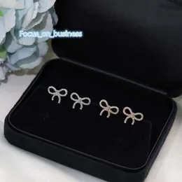 أقراط سحر فاخرة S925 STERLING SILVER Full Crystal Breatfly Bow Designer Stud for Women Jewelry with Box