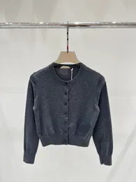 10008 2024 Pista Primavera Estate Marca stesso stile Maglione di alta qualità Nero Grigio Manica lunga Girocollo Abbigliamento donna Alta qualità Donna qian