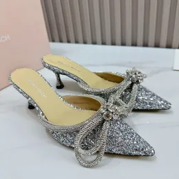 Mach Topuklar Kadınlar İçin Elbise Ayakkabı Tasarımcıları Saten Yay Sandalet Pompaları Lüks Rhinestone Süslenmiş Kadınlar Yüksek Topuk Akşam Slingbacks Glitter Fabrika Ayakkabı 35-42