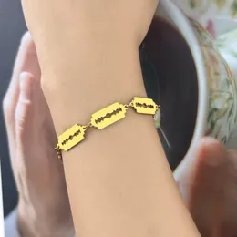 minimalistisches, quadratisches Hohlarmband aus Titanstahl für Damen mit leichtem Luxus-Temperament, im Internet berühmtes Armband als Geschenk für eine Freundin