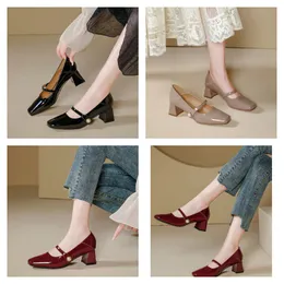 Fondos rojos Zapatos de tacones altos Sandalias de marca de diseñador 8 cm 10 cm 12 cm Tacón fino Punta puntiaguda Cuero real Desnudo Negro Charol Verano Boda de lujo
