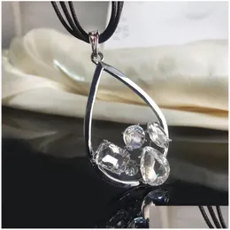 Anhänger Halsketten Luxus Mode Kristall Strass Punk Stil Metall Polierte Textur Tropfenförmige Neutrale Halskette Dekorative Schmuck Dhond