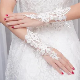 Guanti Guanti da sposa di nuovo arrivo Guanti da sposa in pizzo con applicazioni brevi Accessori da sposa Guanti da sposa con spedizione gratuita In vendita ora