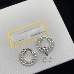 Blandat enkelt guldpläterat silver lyx varumärkesdesigners brev Stud geometriska berömda kvinnor runda kristall strass pärla örhänge bröllop fest diamant 220