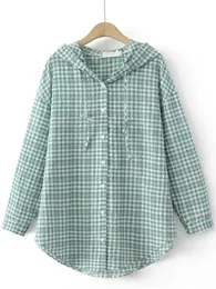 プラスサイズの女性シャツの夏の薄い綿の格子縞のトップは、日焼け止めジャケットライト長袖フード付きカーディガン240112として使用できます