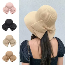 Berets 2024 Summer Sun Hats Classic Bowknot Straw Hat Aldable Fashion Wide Brim Outdoor Beach Cap for Women UV محمية