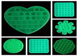 В наличии Светится в темноте Игрушка Push It Сенсорные игрушки для сжатия пузырей Тревога Аутизм Особые потребности Снятие стресса Настольная игра G224013840475