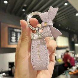 Fashion Leather Charm Bag Pendant Keychain Cartoon Pony Rocking Horse Keychain Söt Animal Diamond Decorative Accessories Dekorera gåvor