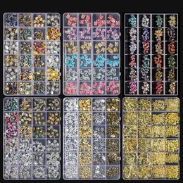 Chunshu 24 Grid Nail Decorations Mieszane retro złoty srebrny klejnot metalowy cyrkon 3D Charms luksusowa planeta diamentowa manicure 240113