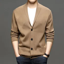 Корейский кардиган, мужской свитер, вязаный верх, мужская одежда, черный свитер с длинным рукавом и v-образным вырезом, свитер большого размера, куртка, мужское пальто, S-3XL 240113