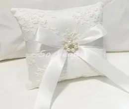 Biała poduszka poduszki z koronkową wstążką Małżeństwo Kreatywne Dostawcy Dekoracja Wysokiej jakości BS50034361895