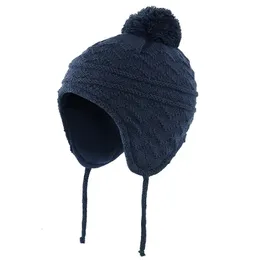 Connectyle Toddler Infant Boys Girls Winter Skull Cap Fleece fodrad stickad barnhatt med öronflaphattar med Pompom 240113