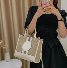 fashion classical Luxury Brand Tote Bag Log Premium Craft Beautiful Purse Diagonal Bag Designer Fashion Premium Leather Shoulder bag Women's purse c012