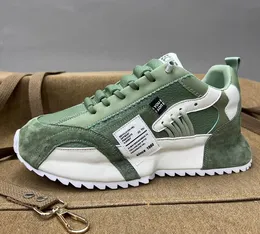 Grüne Designer lässige weiße Wohnungen Schuhe im Freien Tennis Walking Loafer Sneakers Männer Leder atmungsaktiven Trainern Komfort Schuhe 94253