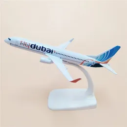 JASON TUTU 16cm Emirates Flydubai Boeing B737 Modelo de avião Modelo de avião Modelo de aeronave Diecast Metal 1 400 aviões em escala 240115