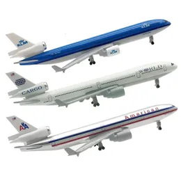 20CM Diecast MD11 MD-11 B777 KLM American World Cargo Airlines Airplane With Base Landing Gear Wheels Alloy Aircraft Plane Toy 240115