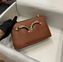 D-Buchstabe DESIGNER Tasche Damen Klassische Umhängetasche Umhängetaschen in Spiegelqualität Trendige Damentaschen Samtlederkette Damenhandtasche 230318