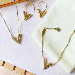 Lyxdesigner smycken kvinnors halsband guld v kubansk herrkedja hänge rostfritt stål armband örhänge set mode s234n
