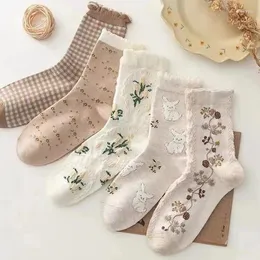 Calzini da donna 5 paia di calze artistiche di media lunghezza per bambini Autunno Inverno Coreano Versatile e carino giapponese lungo