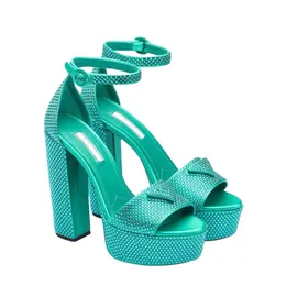 Scarpe eleganti con tacco spesso da donna di design Sandali con diamanti acqua Scarpe classiche con cinturino alla caviglia con fibbia in metallo di lusso Sandali con cinturino con tacco alto da donna 11,5 cm