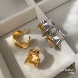 Moda di lusso lucido liscio irregolare a forma di C orecchini placcati in oro donne cerchi per orecchie in argento Gioielli di design E508