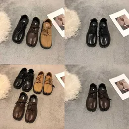 Damen-Kleidschuhe, gefälschte geteilte Zehenpartie, für Damen, Herbst, britischer Stil, weiche Sohle, kleines Leder, Schnürung, Einzelstück