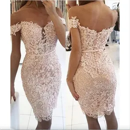 2024 NYA VIT FULL LACE HOMECOMING Dresses-knappar utanför axeln Sexig kort snäv skräddarsydd cocktailklänning snabbt