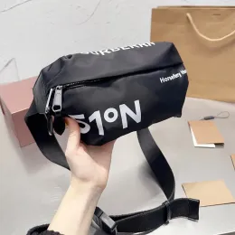 Nylondesigners väskor midja väskor designer Fanny Pack crossbody axelväska män kvinnor nylon bumbag shopping och bergsklättring multi bälte väska bum handväska