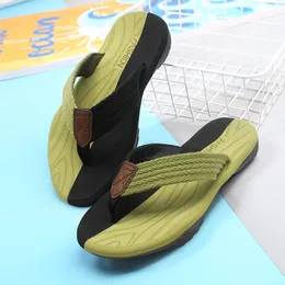 Sandales de créateurs Pantoufle Homme Femmes Sandales Sliders de haute qualité Cuir de veau Chaussures décontractées Plate-forme matelassée Été Confortable Plage