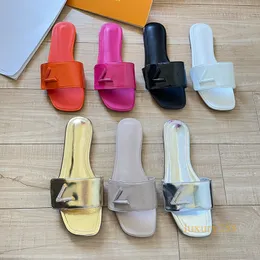 Chinelos de designer agitam mulas planas de couro de patente slides mulheres diamante carta logotipo luxo senhora moda couro genuíno sandálias de praia multicolor flip-flops