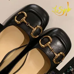 Sandali da donna firmati Scarpe con fibbia Slingback neri Décolleté con tacco medio Grosso cinturino alla caviglia Scarpe eleganti stile casual Taglia EUR 34-42