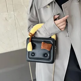 Akşam çantaları moda bisküvi kare kadınlar için zincir omuz çantası sevimli cüzdanlar ve el çantası tasarımcısı crossbody yüksek kaliteli çıta