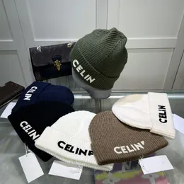 Tasarımcı Beanie Cap Hat Örme Şapkalar Kadın Erkekler Kış Örme Büyük Marka Tasarımcı Beanie/Kafatası Kapakları İstiflenmiş Baotou Mektubu Yürütülmüş Yün