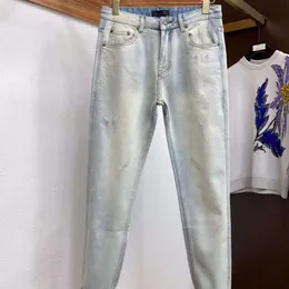 Jeans da uomo leggeri Jeans firmati Pantaloni da donna con ricamo grafico a triangolo alla moda Pantaloni jeans a gamba dritta in denim allentato casual