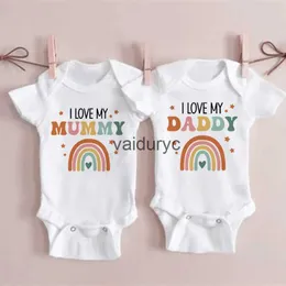 Rompers I Love Mummy Daddy stampato Bodyborn Bodysuits divertenti Summer Short Short Infant Rompers Body Boys Girlsuits Stuits H240508