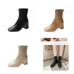 Kadın Tasarımcı Flamingos Marka Laureate Boots Love Arrow Madalyası Martin Boot Kış Kış Orijinal Deri Kaba Yüksek Topuk Ayakkabı Çöl tıknaz topuklu Bo 16 Ed