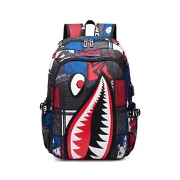 Väskor Anime ryggsäck Elementary Bookbag Travel Rucksack Cartoon Shark Print Primary School Student Satchel ryggsäck Mochila Infantil