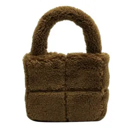 Borsa da donna in peluche invernale piccola borsa tote in tinta unita Borsa a tracolla morbida in pelliccia sintetica femminile casual Borsa mini retrò 220923