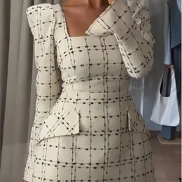 Модное простое мини-платье с квадратным вырезом для женщин, ультратонкая короткая юбка с длинными рукавами и искусственным карманом, весна 2024, женский офисный жилет 240116