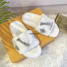 Chinelos de designer Sandálias Flip-flops Moda antiderrapante chinelos femininos Palavras bordadas Mãe e filha Fofos chinelos de luxo fofos quentes interiores