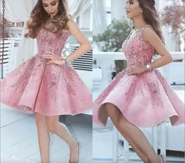2024 Новое поступление короткое арабское розовое платье для выпускного вечера трапециевидной формы с V-образным вырезом для юниоров Sweet 15 Выпускное коктейльное платье плюс размер на заказ