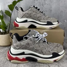 Paris Triple S Sneakers Luxus Designer Herren Damen Freizeitschuhe Sneakers Mode Luftpolster dicke Sohle Papa Retro Outdoor Trainer Sneaker