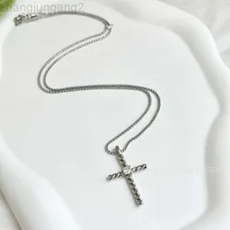 Designer David Yuman David Yuman Jewelry Armband XX Cross Single Diamond Pendant CLAVICLE NACKLACE Snabbförsäljning