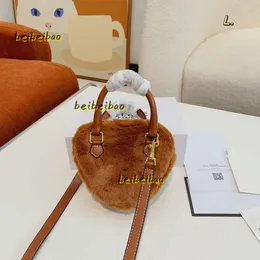 Evening Bags Cosmetic Cases Designer bags 2024Plush Heart-shaped Shoulder Bag Winter Female Cute Clutch Purse Love Handbag Chain Messenger Ladies Crossbody Bags