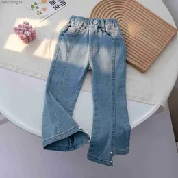 Jeans 2023 Frühling Herbst Baby Mädchen Jeans Denim Tasche Elastische Taille Perle Kleinkind Mädchen Schlaghosen Designer Vielseitige Kinder Mädchen hosen