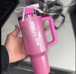 Kış Cosmo Pink Hedef Kırmızı ortak söndürücü bardaklar H2.0 Sap kaplı ve samanlı araba kupaları ile 40 oz fincan Soğuk su şişeleri içmeye devam et Sevgililer Günleri 0117