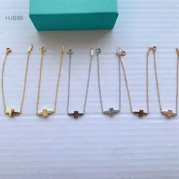 المعلقات مصممة مجوهرات فاخرة Tiffanyitys أساور سوار سوار جديد مزدوج T خفيف الجسم سوار الماس نفس 925 الجنيه الاسترليني