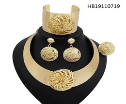 Yulaili Neue Nigerianischen Hochzeit Afrikanische Braut Dubai Schmuck Sets für Frauen Goldene und Silber Große Halskette Ohrringe Armband Ring4495176