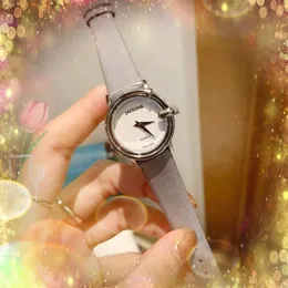 Beliebte Luxus-Frauen Kleid Bee G kleine Uhren echtes Lederarmband Relogio feminin Dame Quarz einfache Stunde elegante Armbanduhren210M
