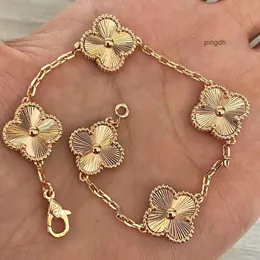 Projektantka Van Bransoletka Four Leaf Clover Bracelets Cleef Charm Elegancka moda 18K Złota Agate Shell Mother of Pearl Clef Para H.